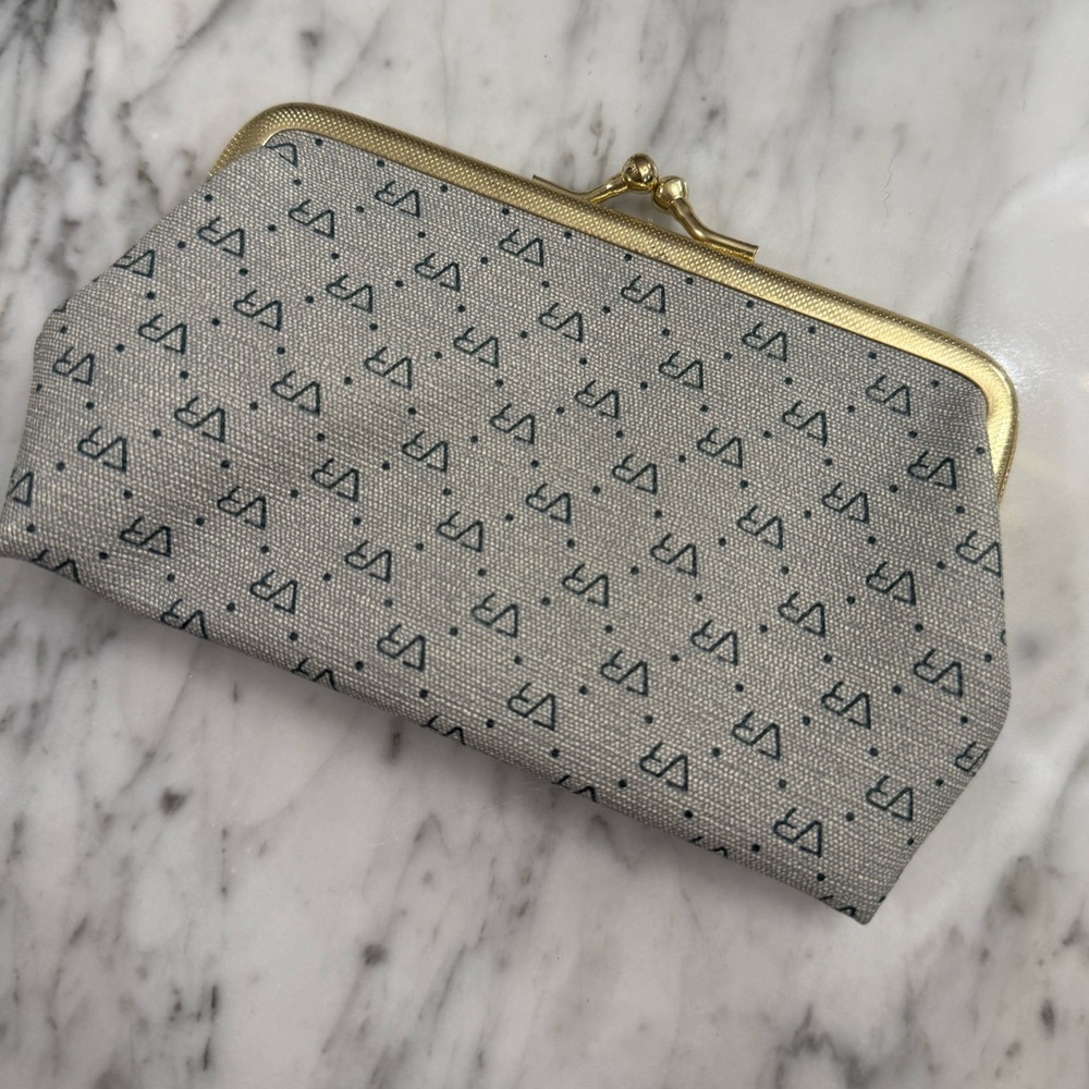EXCELLENT Vintage 1970s VR Gray Patterned Clutch Coin Purse